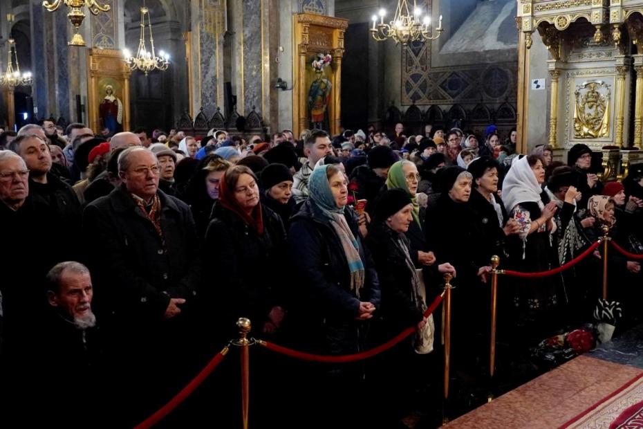 Bucuria tinerilor la hramul Catedralei Mitropolitane: „Să aleg să fiu sincer cu mine, cu alții și cu Dumnezeu” / Foto: Flavius Popa